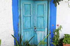Lipsos Facade