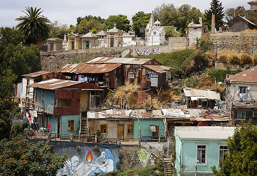 Valparaiso Cemetery slum